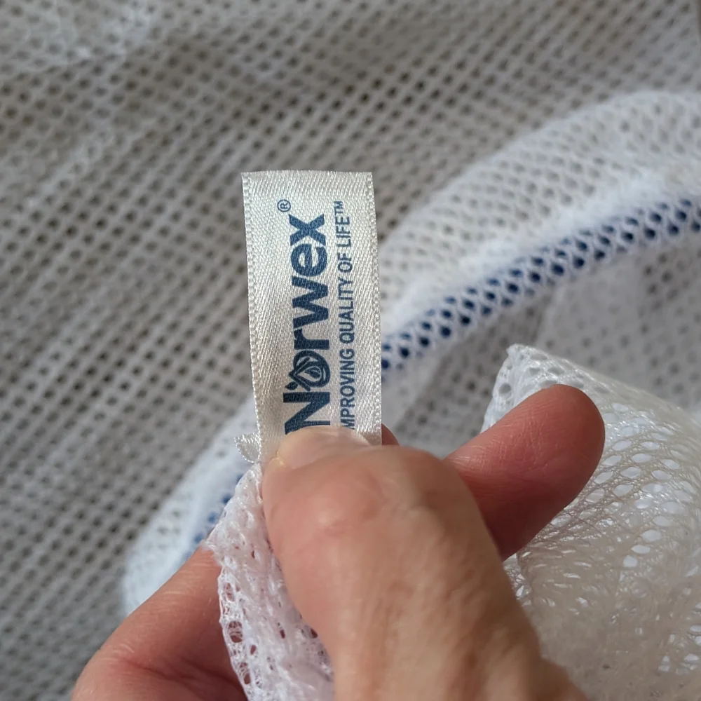 Norwex Mesh Reusable Produce Bags, set of 2. - Picture 4 of 4